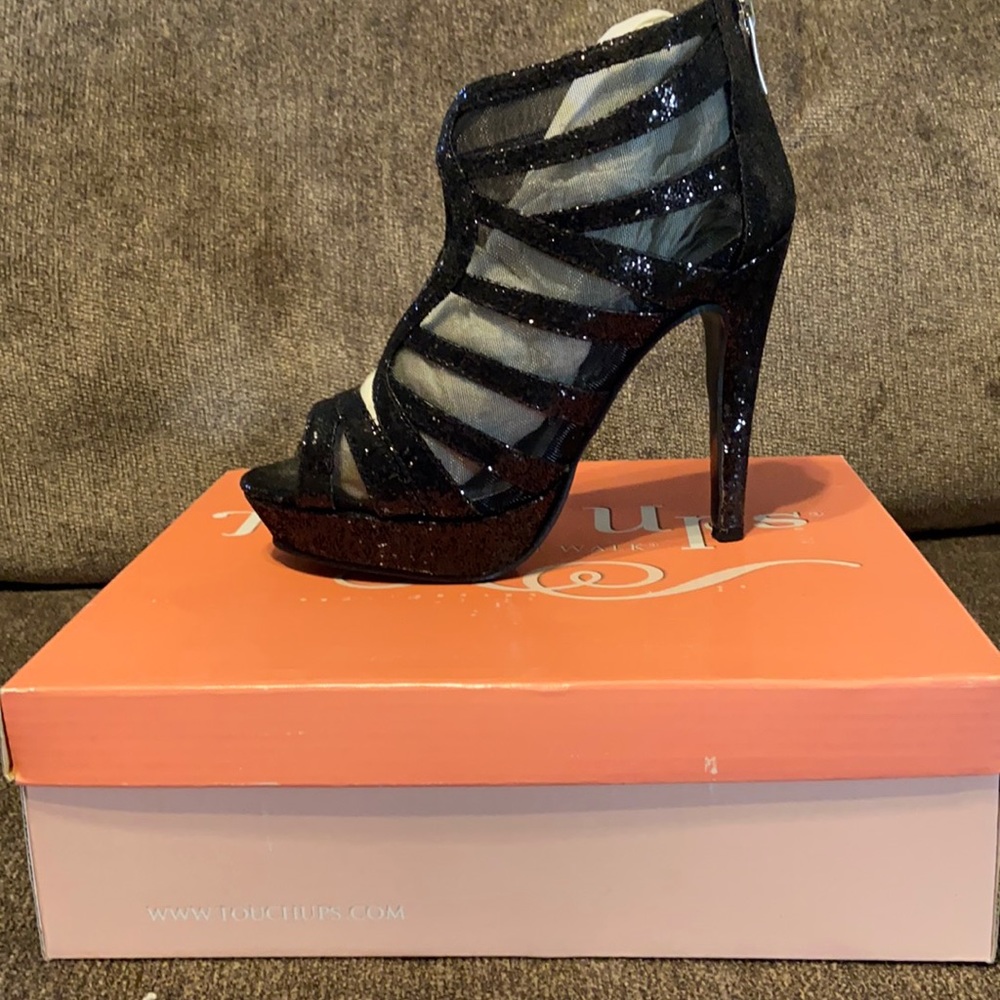 Women size 7 black heels